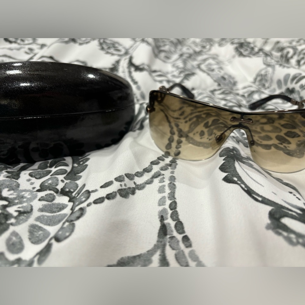 Gucci Marina Chain shield sunglasses